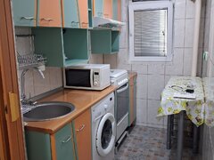 Berceni, statia Straja
