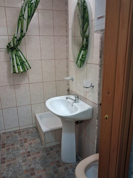 Berceni, statia Straja,